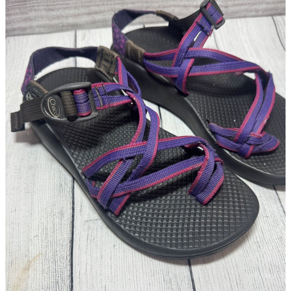 CHACO Women's Sz. 7M Purple Striped Hiking Outdoors Adjustable Strappy Sandals